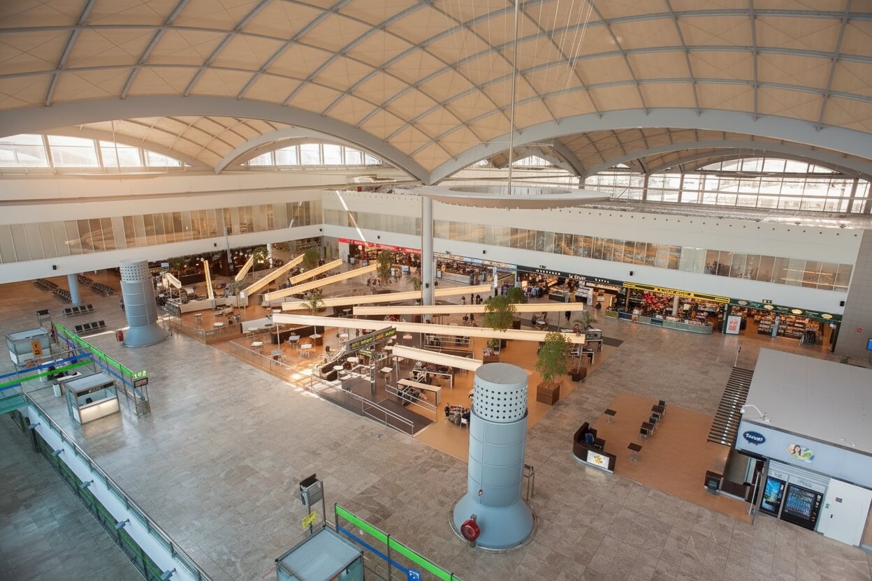 Vue d'ensemble du terminal de l'Aéroport Alicante